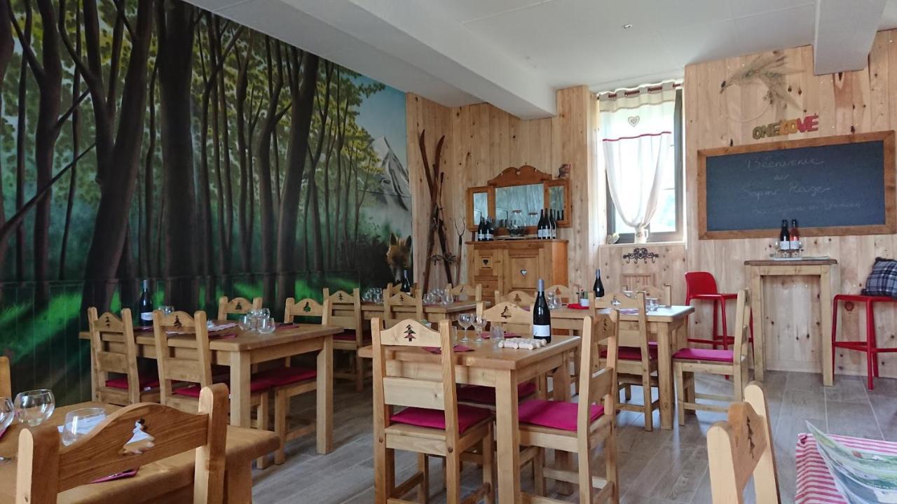 Le Sapin Rouge - Restaurant - Bar - Chambres D'Hotes Artigues  Eksteriør bilde